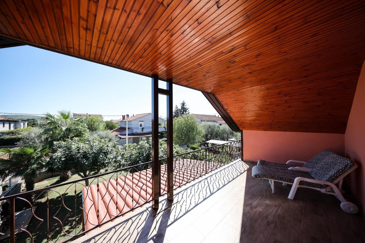 Apartment Ruza Sukošan Buitenkant foto