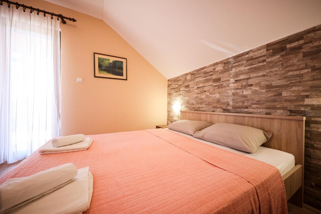 Apartment Ruza Sukošan Buitenkant foto